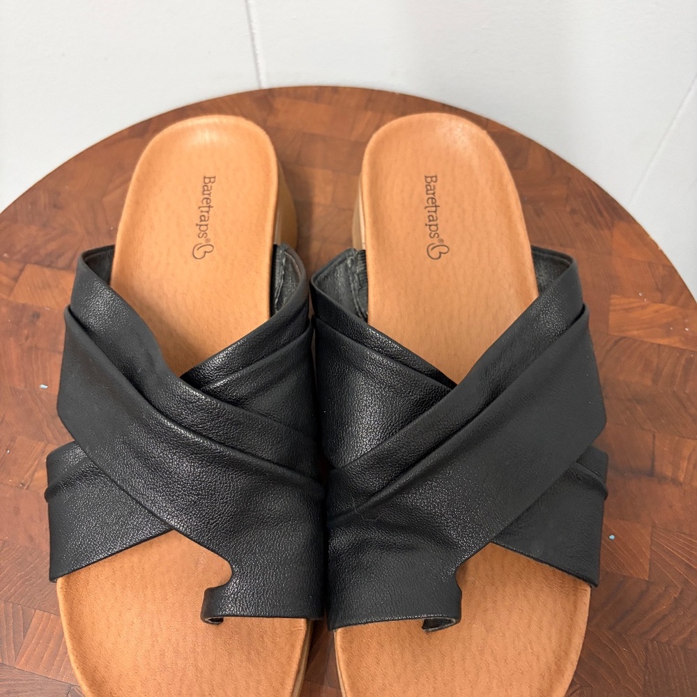 Baretraps Geraldine Black Wedge Sandals Women's Size 8.5 - Picture 2 of 7